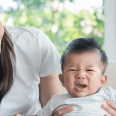 6 Cara Efektif Mengatasi Bayi yang Rewel Setelah Imunisasi 