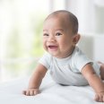 Umur Ideal Bayi Bisa Tengkurap dan Cara Stimulasinya