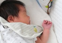 Perkembangan Bayi 1 Bulan, Si Kecil Sudah Bisa Apa?