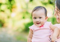  Perkembangan Bayi Usia 6 Bulan, Sudah Bisa Apa Saja?