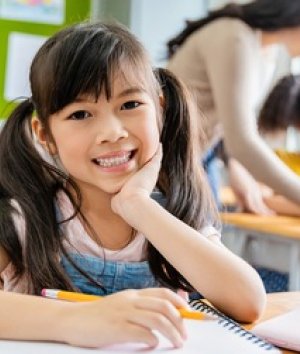Pahami konsep dan pengertian sekolah ramah anak serta ciri-cirinya untuk memastikan lingkungan belajar yang aman dan nyaman bagi anak Bunda.