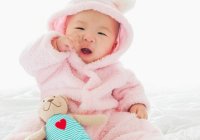 11 Rekomendasi Mainan Bayi 3 Bulan untuk Dukung Perkembangannya