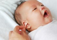 6 Cara Membersihkan Telinga Bayi yang Aman, Jangan Sampai Salah